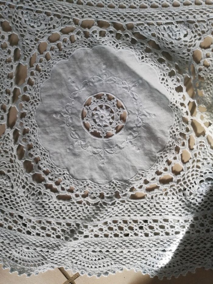 Nappe ronde coton_crochet_broderie diam 160 cm - photo numéro 3