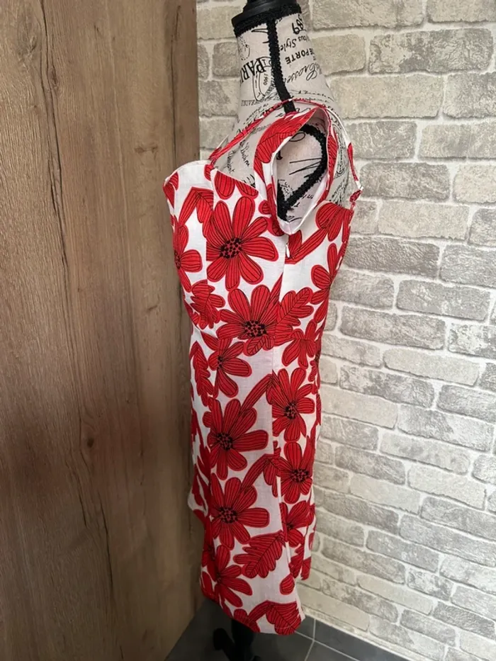 Robe blanche et rouge taille M - photo numéro 4