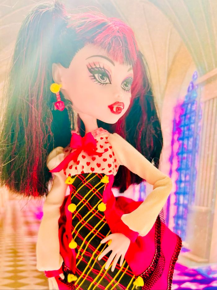 2 poupées Monster High Draculaura, de la collection Ghouls Rule de 2012 et School's Out. - photo numéro 5