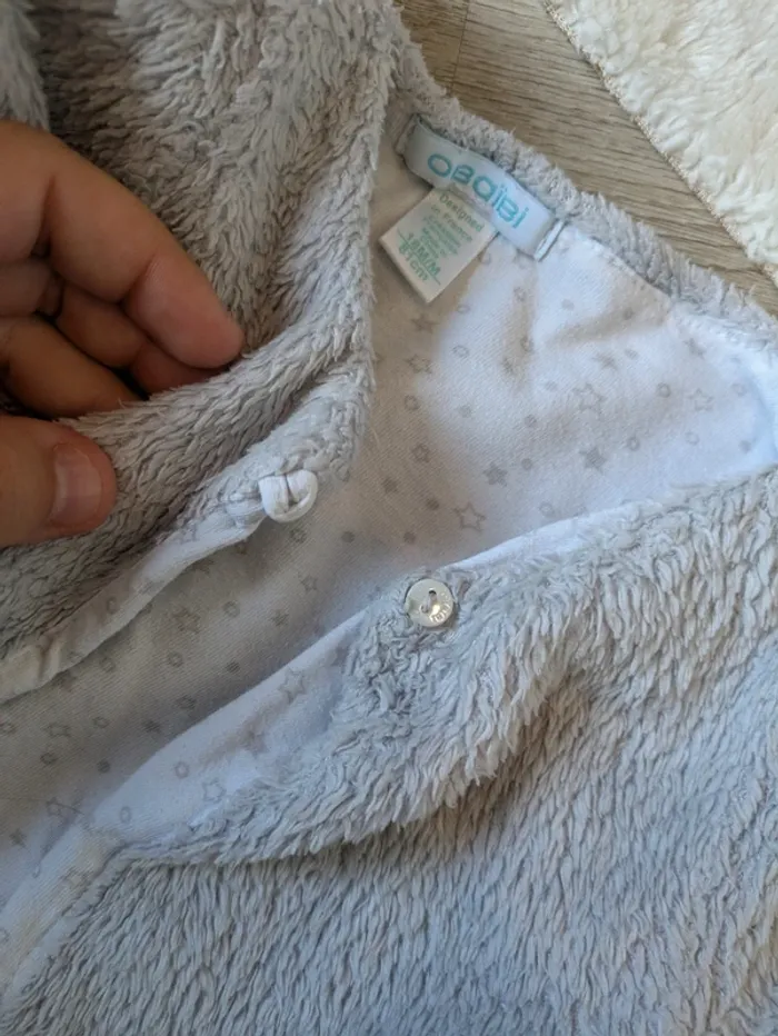 Lot gilets 18 mois - photo numéro 2
