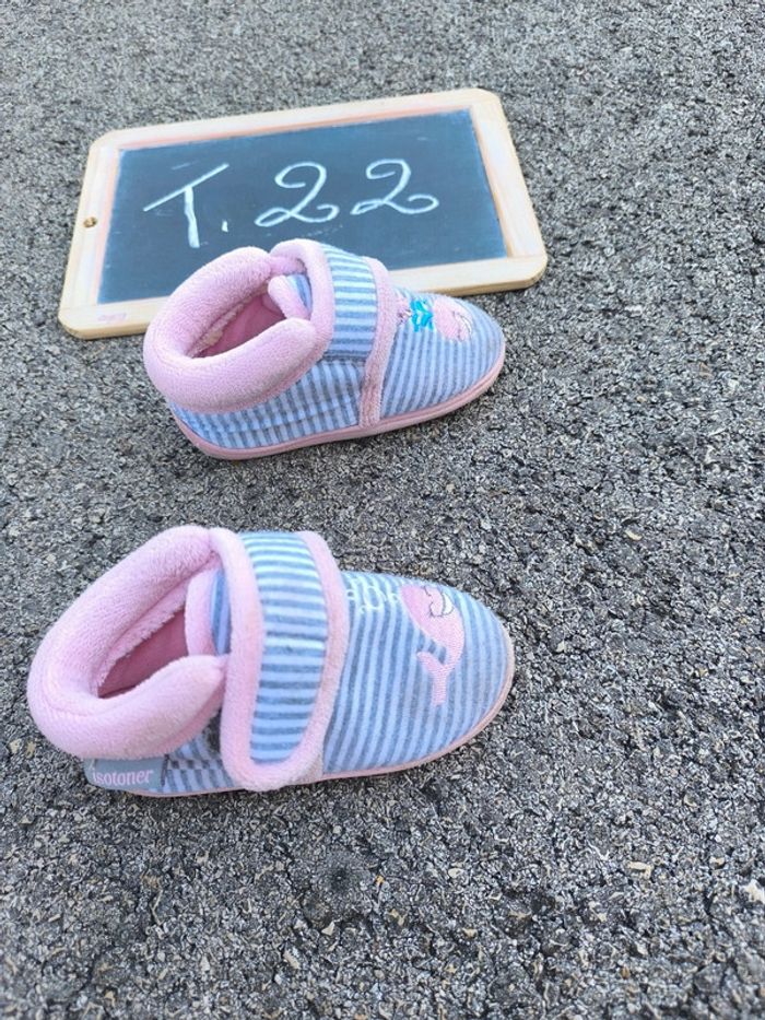 Chaussons Isotoner taille 22 en très bon état - photo numéro 4