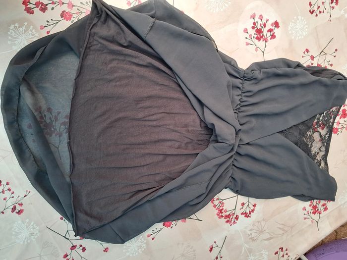Belle robe noire sans manches, col bénitier, dos dentelle, taille elastiquée - T38-40 - photo numéro 5