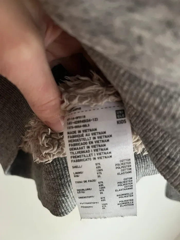 Sweat hiver Uniqlo 5/6 ans gris - photo numéro 4