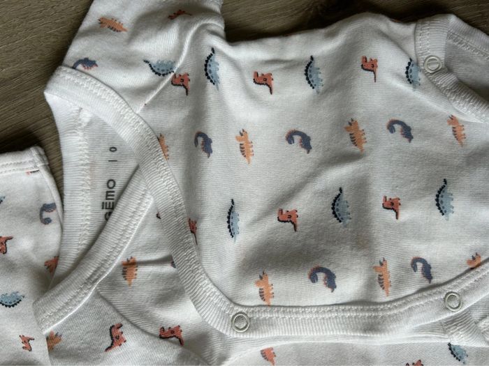Lot vêtements 0 mois naissance - photo numéro 17