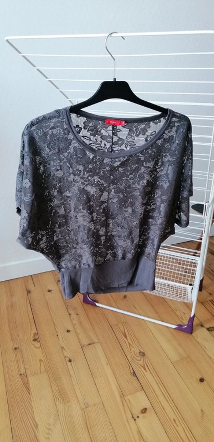 Tee shirt dentelle