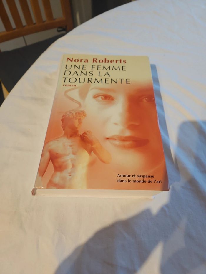 Nora Roberts Une femme dans la tourmente