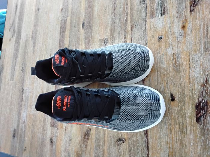 Baskets garçon ou hommme pointure 39,5 - Neuves - photo numéro 2