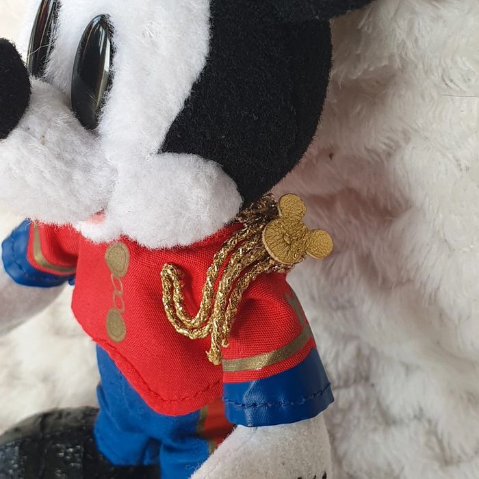 Mickey plush badge strap keychain porte clé peluche disney - photo numéro 3