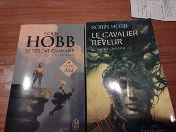 Lot Robin hobb. Le soldat chamane 1 et 2