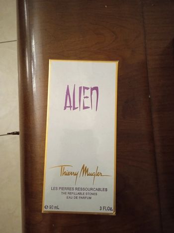 Alien mugler
