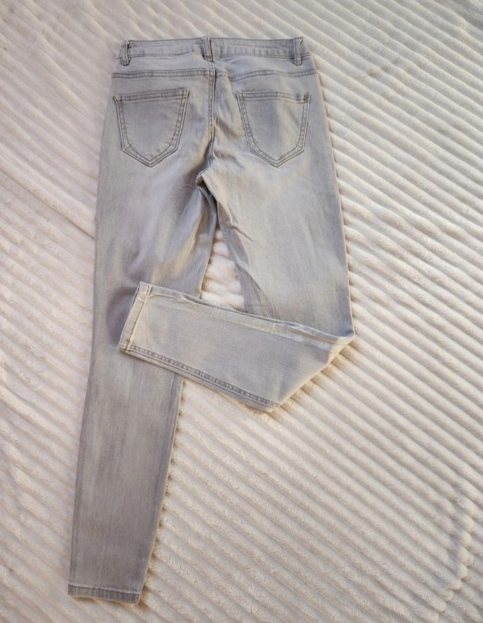 Jean skinny gris Camaïeu Taille 34 – Détail brillant - photo numéro 5
