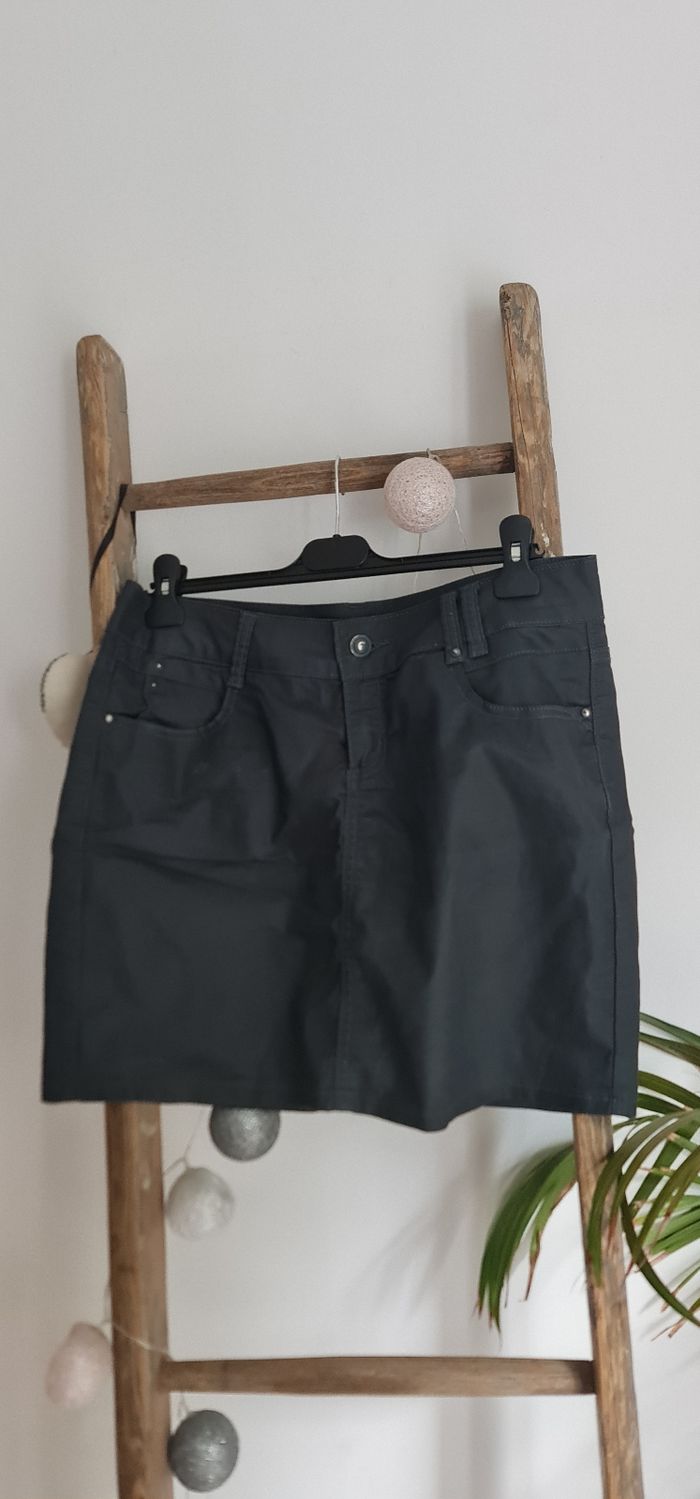 Jupe taille 42 XL enduite noire Cache Cache