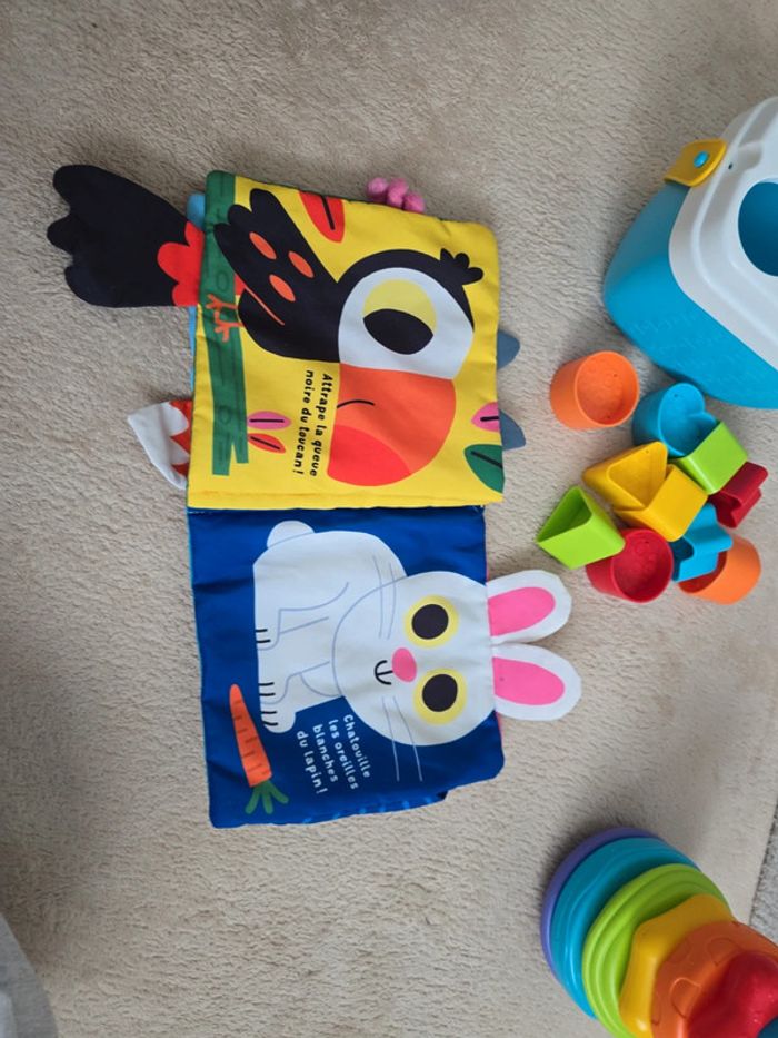 Lot jouets eveil bébé peluche musical jeux sensoriels et encastrement - photo numéro 7