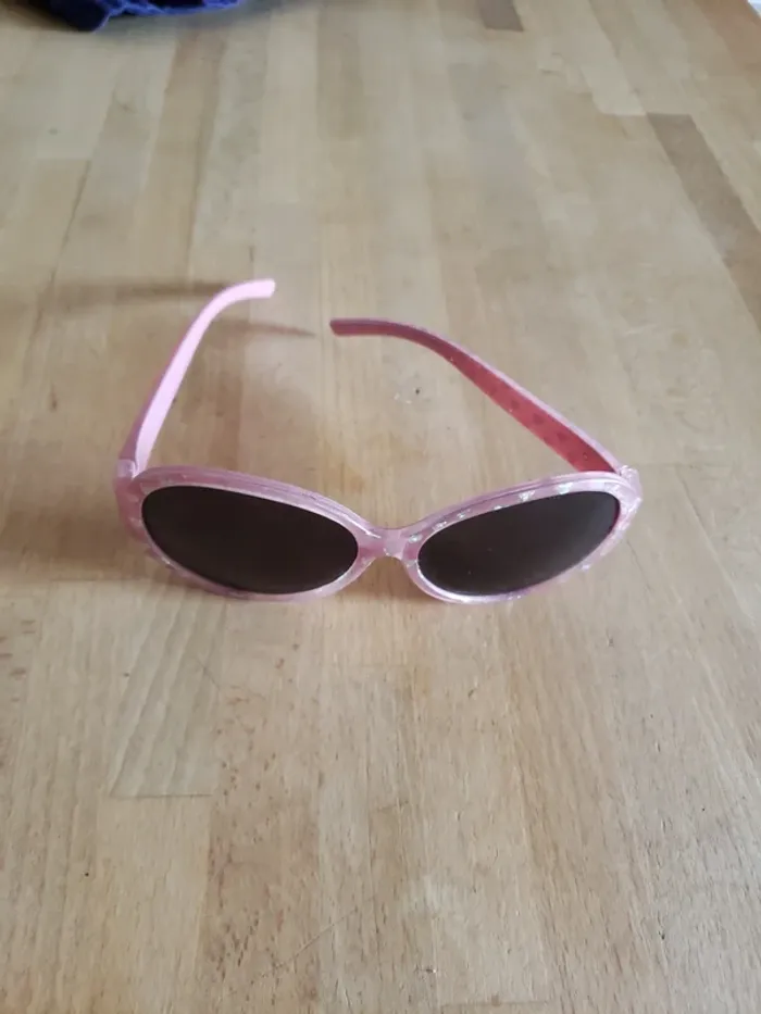 Lunette de soleil - photo numéro 2