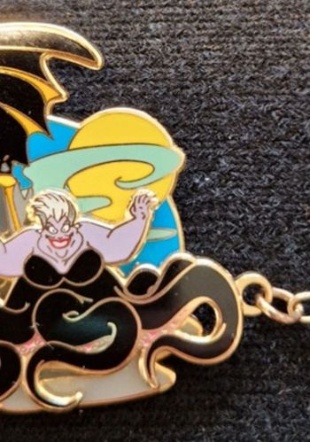 Pins DisneyLand Paris Parade 15 ans Vilains Édition Limitée