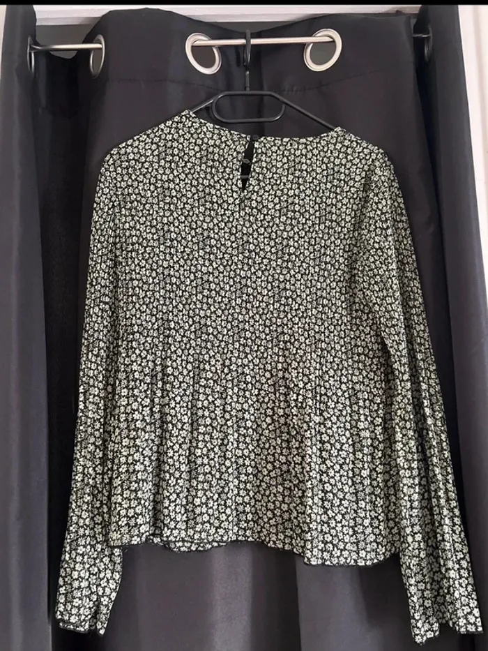 Sublime blouse neuve - taille s - stradivarius - photo numéro 3