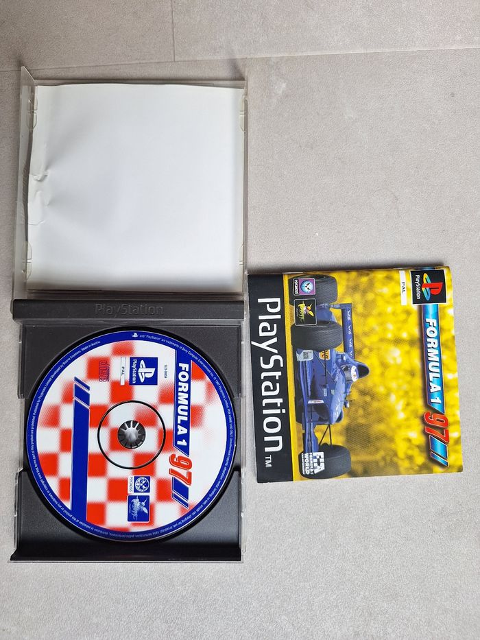 Formula 1 97 PS1 - photo numéro 2