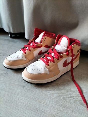 Baskets montantes Jordan Nike pointure 39 en très bon état