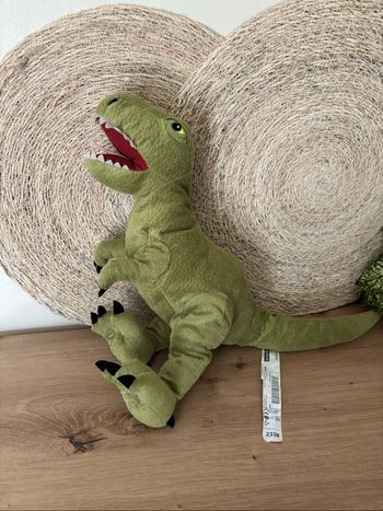 Doudou dinosaure vert kaki IKEA