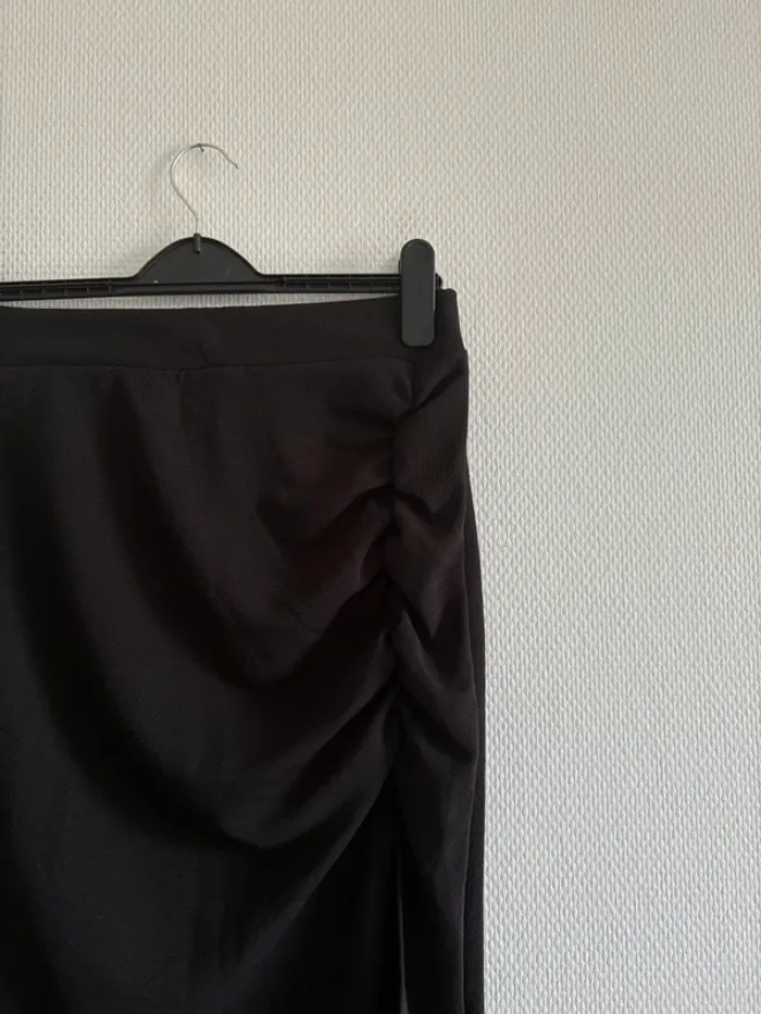 Jupe noire fendue - taille M - photo numéro 3