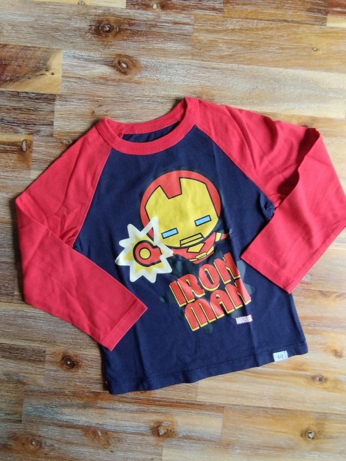 Tee shirt Iron Man de chez Gap taille 2ans - photo numéro 2