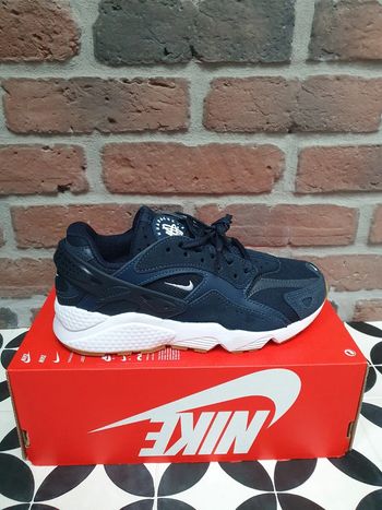 Nike Huarache/neuves/(36 et 36.5)