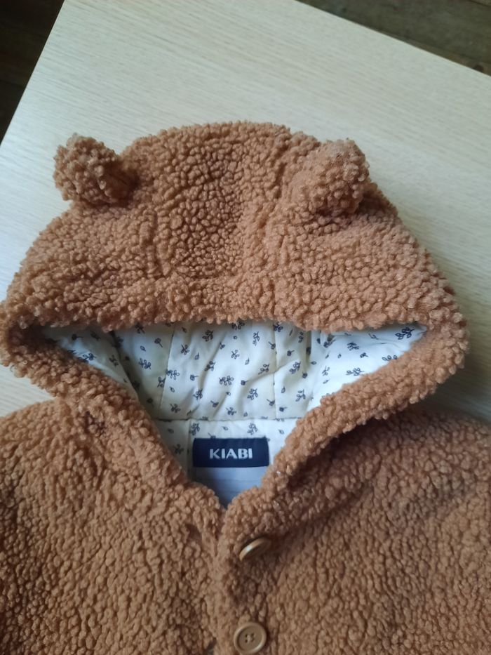 Manteau effet mouton 12 mois avec accessoires