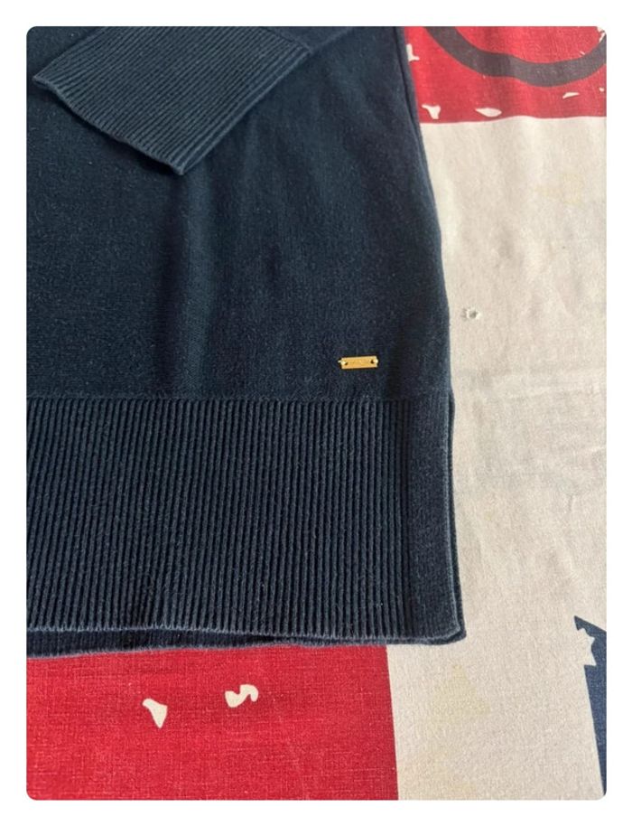 Sweat Tommy Hilfiger taille M bleu marine col V - photo numéro 4