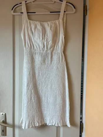 robe blanche dos nu bershka L (40)