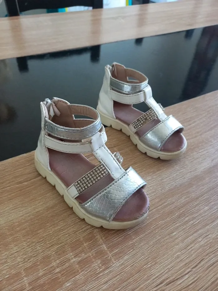 Sandales bébé T21