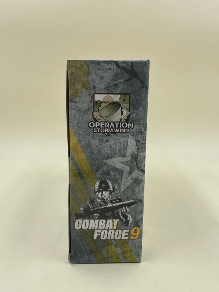 Coffret figurine + hélicoptère militaire combat force 9 neuf - photo numéro 3
