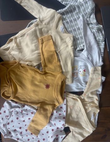 lot de 6 bodies taille 1 mois