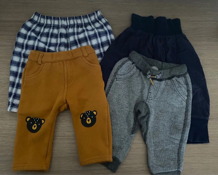 Lot 4 joggings 6 mois