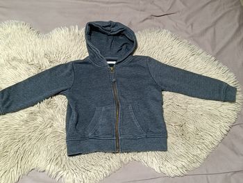 Veste zippée à capuche