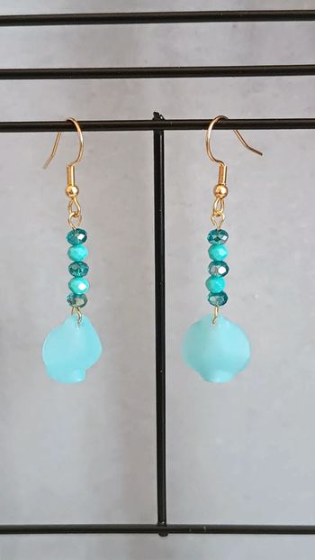 Jolie paire de boucles d'oreilles pendantes