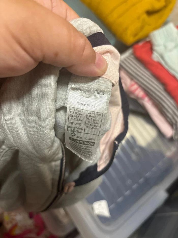 Veste taille 5-6ans marque décathlon - photo numéro 3
