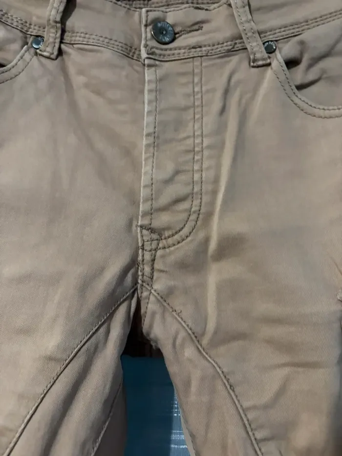 Jeans marron troué - photo numéro 5
