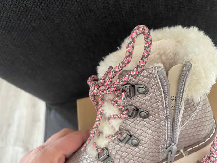 #23 - chaussures hiver neuves jamais portées - photo numéro 3