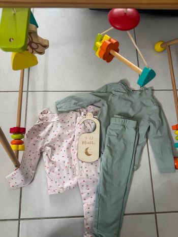 Lots di due completi Maglia e Pantalone 9/12 Mesi Orchestra