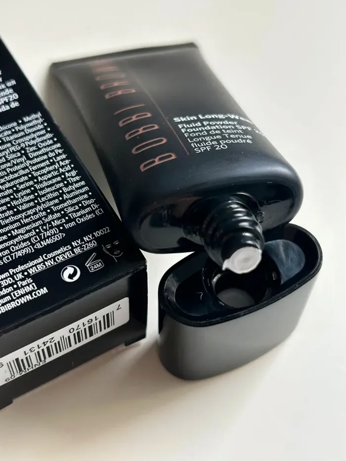 Bobbi Brown Skin long-wear fond de teint fluide neuf Chestnut - photo numéro 4