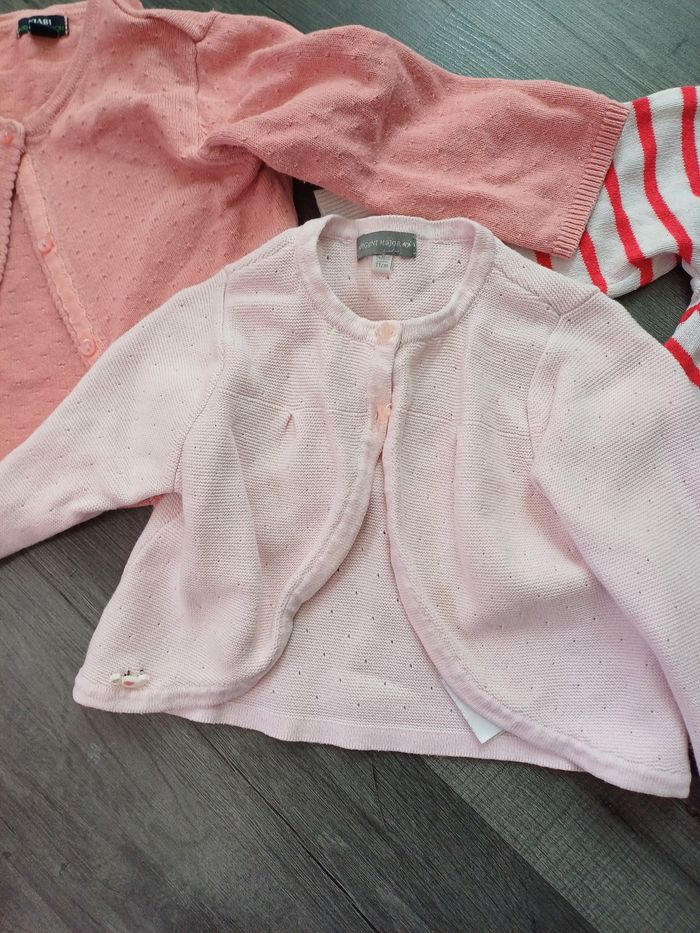 Lot 3 gilets fins 9 mois - photo numéro 2