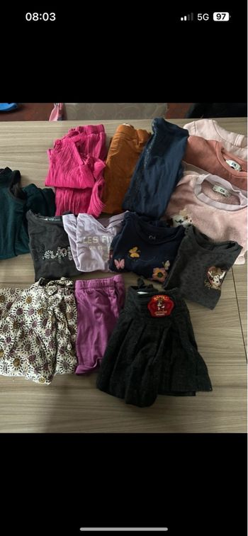 Lot de 14 vêtements fille 4 ans 