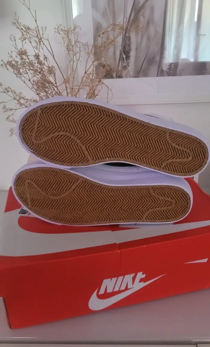 Nike Blazer Junior neuves 38.5 - photo numéro 15