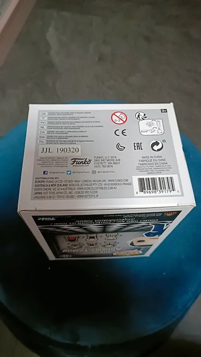 Funko pop Gomez Addams 810 chase - photo numéro 4