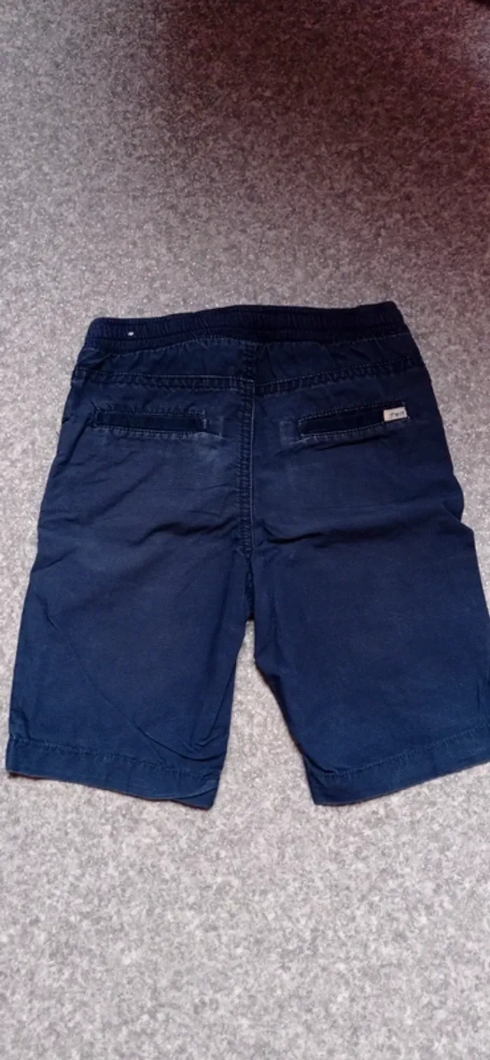 Short Zara taille 3/4 ans 
Bon état - photo numéro 4
