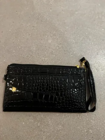 Pochette à bandoulière noir, neuf sans étiquette, 21,5x12cm
