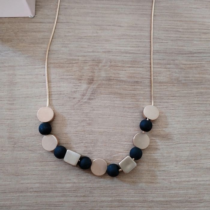 Collier or et noir Parfois - photo numéro 2
