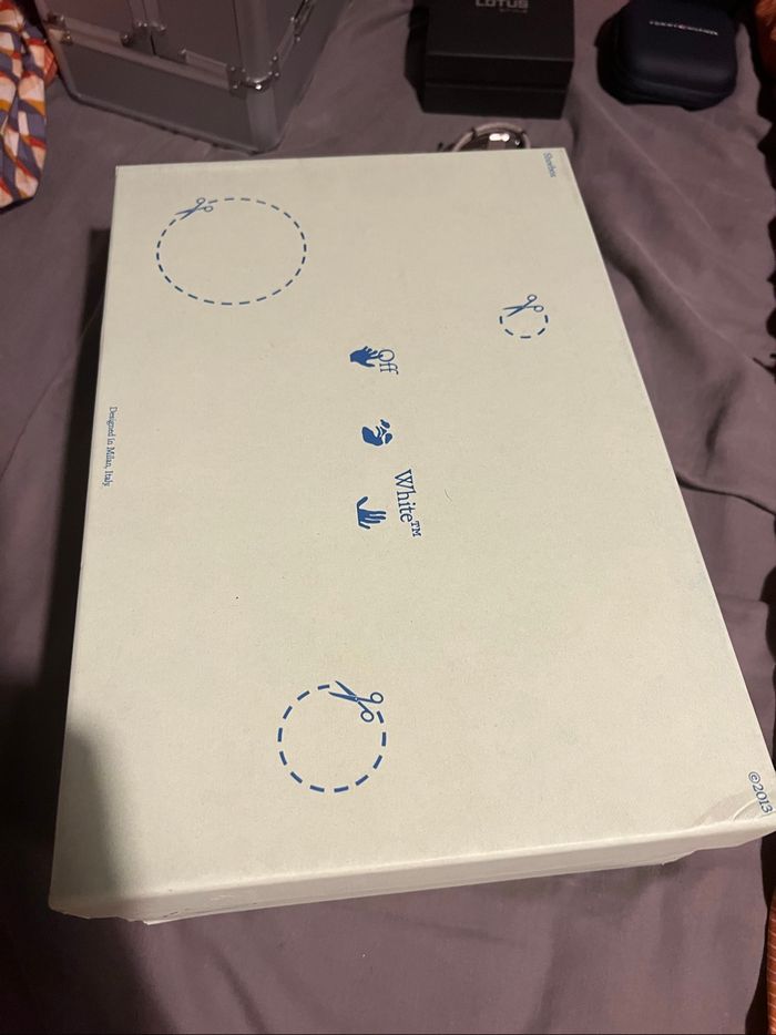 Baskets off White édition limitée rare - photo numéro 2