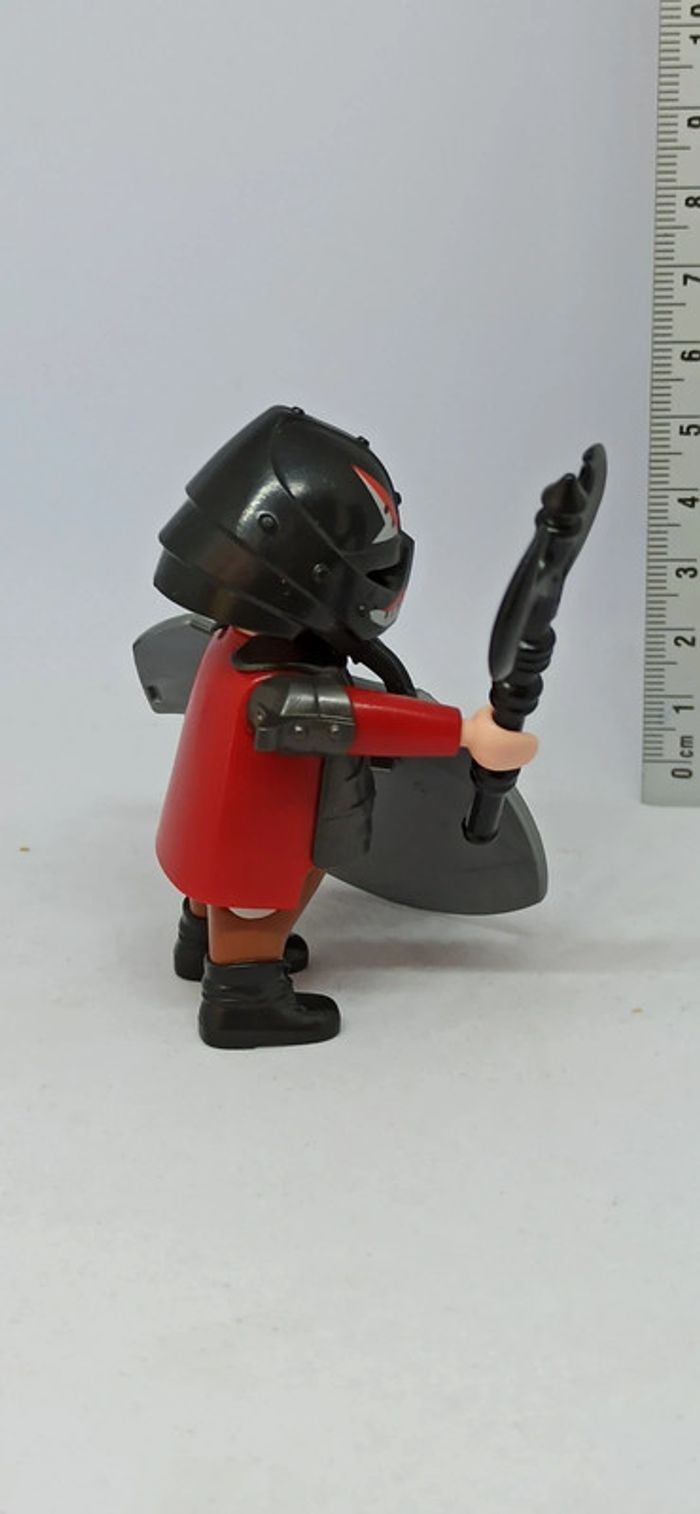 Homme nain chevalier avec armure et haut rouge playmobil - photo numéro 2