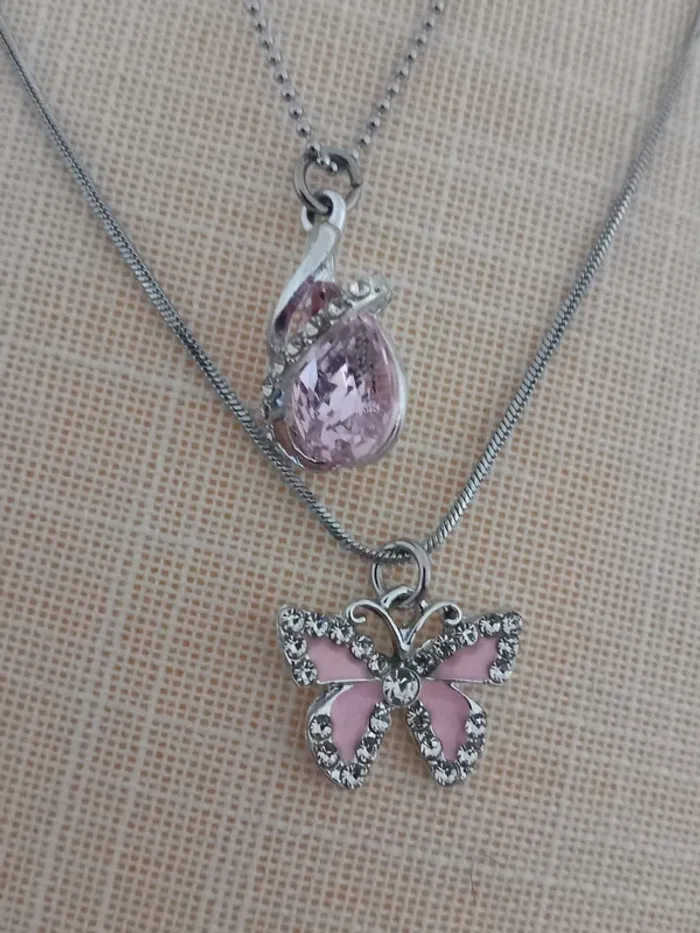 Lot de 2 pendentifs raz du cou avec leur chaîne - photo numéro 5
